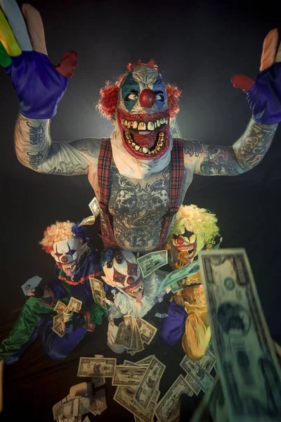 Scary Clowns Having Fun Throwing Cash — Stock Photo, Image
