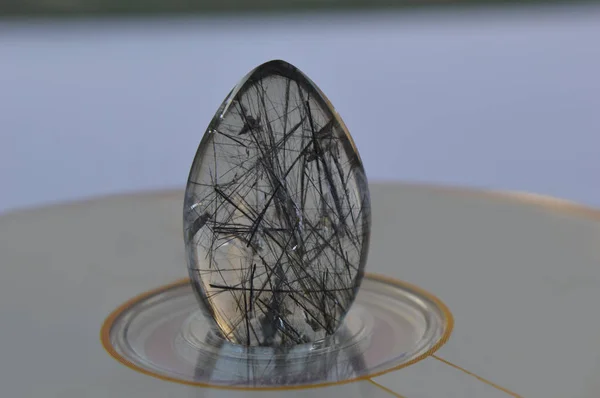 Siyah rutil dahil kuvars