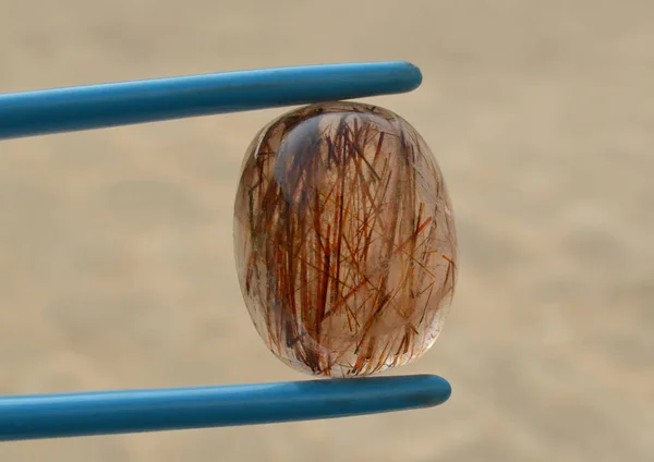 Altın rutil dahil kuvars