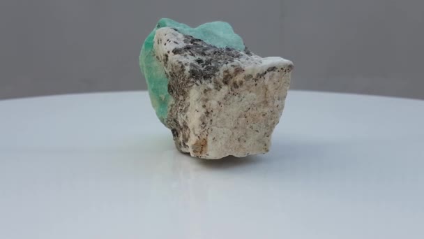 Amazonite Specimen Avec Quartz Mica Grenat Visible Sur Toute Surface — Video