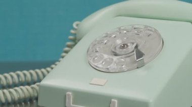 Retro telefon. Disk aygıtı. Panorama. Yakın çekim Yavaş çekim