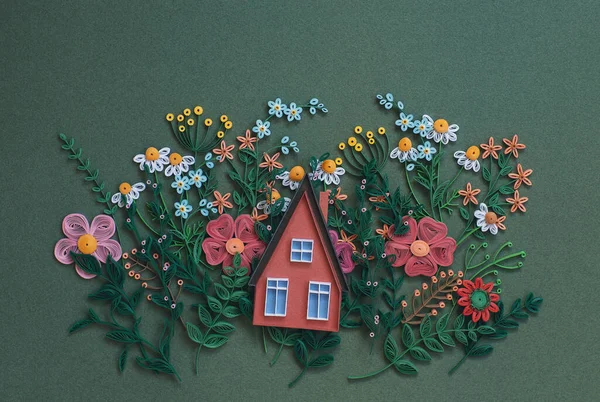 Casa Belos Desenhos Flores Isolados Fundo Papel Verde Mão Feita — Fotografia de Stock