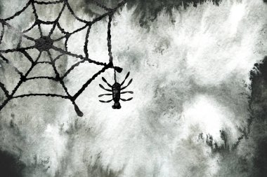 Cadılar Bayramı için gece, alacakaranlık, örümcek ağı ve örümcek. El çizimi suluboya siyah arka plan. Festival ürünleri, kartpostallar, şablonlar, ekran koruyucular. Korku ve korku kavramı