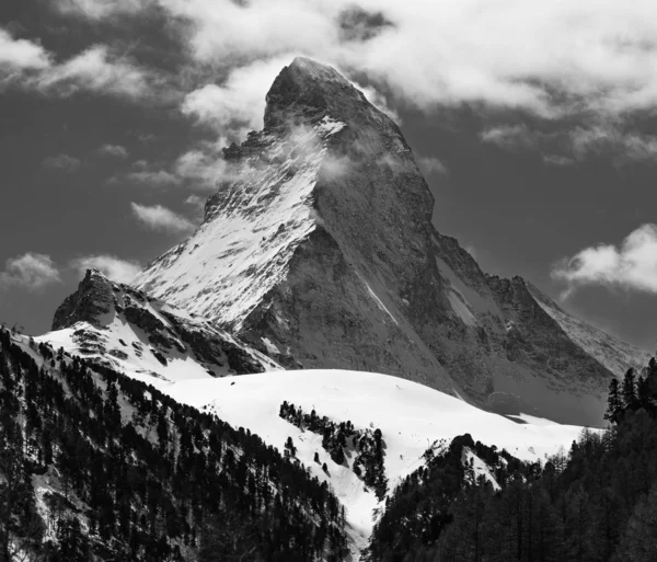 Montaña Matterhorn en blanco y negro, Zermatt, Suiza — Foto de Stock