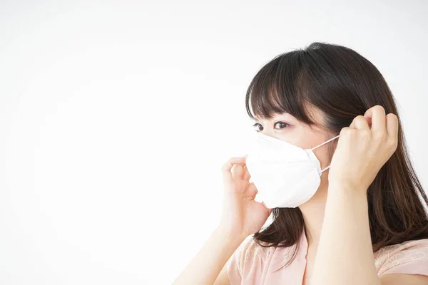 Young Woman Wearing Mask — Stock Photo, Image