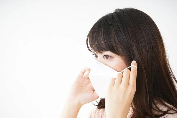 Jonge Vrouw Met Een Masker — Stockfoto