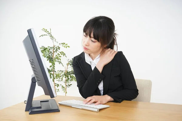 Geschäftsfrau Hat Genug Von Büroarbeit — Stockfoto