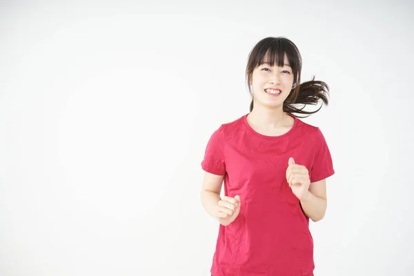 Mladý Šťastný Asijské Žena Running — Stock fotografie