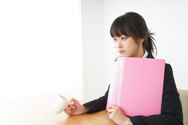 Unternehmerin Erledigt Schreibtischarbeit Büro — Stockfoto