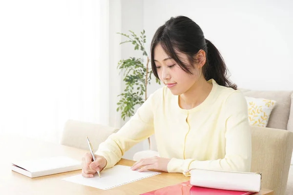 Young Woman Studying Home — Stock Photo, Image