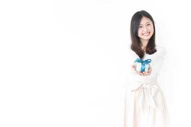 Genç, mutlu Asyalı kadın.