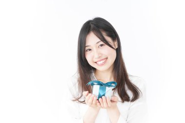 Genç, mutlu Asyalı kadın.