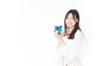 Genç, mutlu Asyalı kadın.