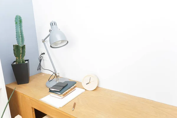 Gros Plan Bureau Étude Avec Lampe Table — Photo