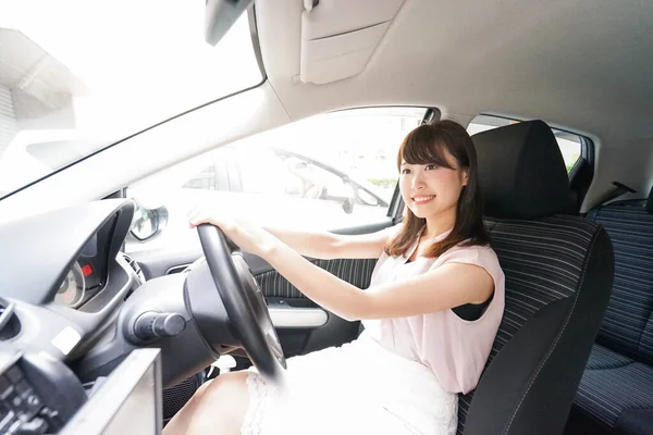 Young Woman Driving Car — Stock Photo, Image