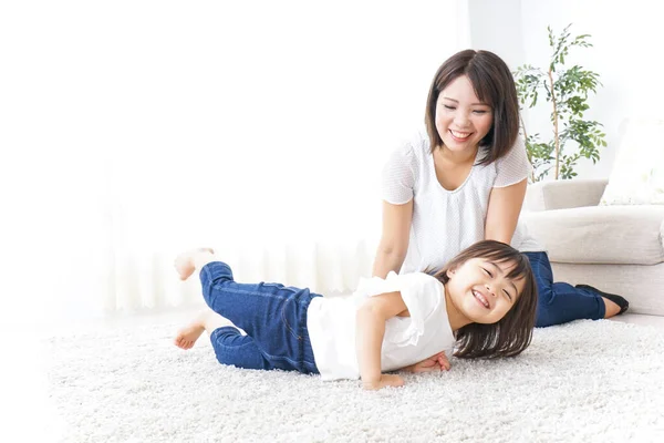 Madre Hijo Jugando Juntos Casa — Foto de Stock