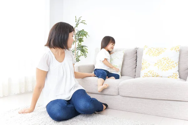 Madre Hijo Jugando Juntos Casa — Foto de Stock