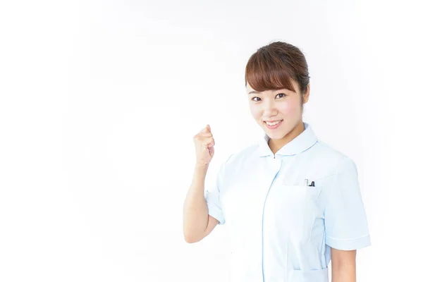 Молода Азіатська Медсестра Позує Білому Тлі — стокове фото