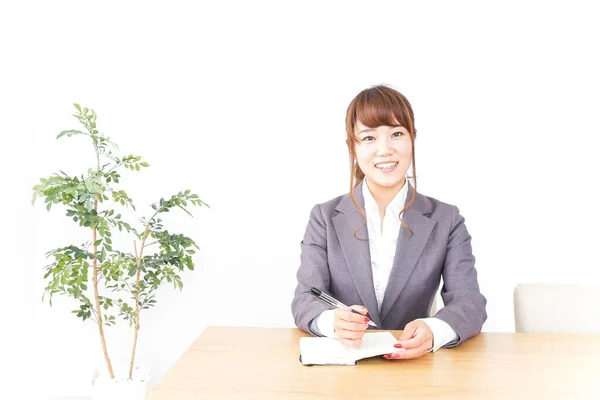 Joven Asiático Mujer Negocios Sentado Oficina — Foto de Stock