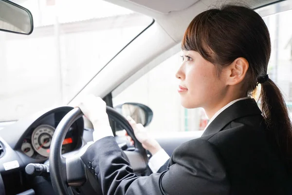 Jovem Empresária Asiática Sentada Carro — Fotografia de Stock