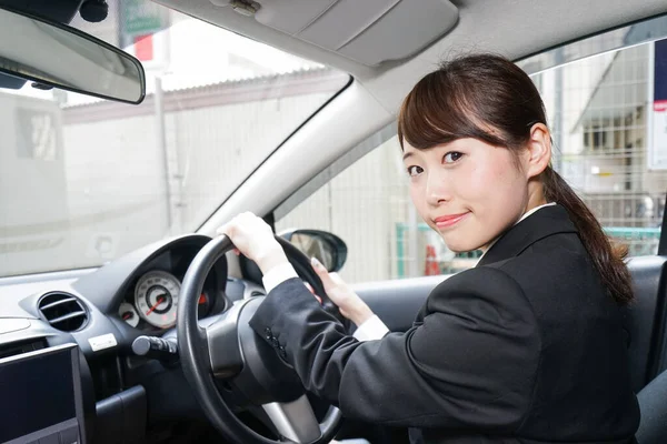 Jovem Empresária Asiática Sentada Carro — Fotografia de Stock