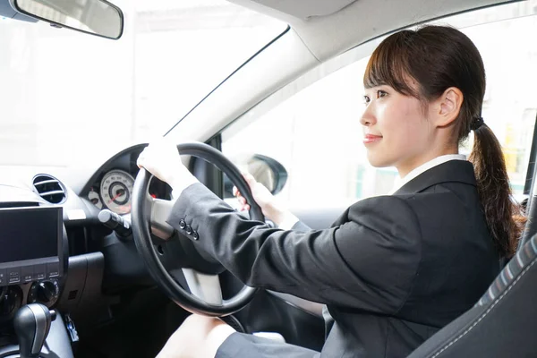 Jovem Empresária Asiática Sentada Carro — Fotografia de Stock