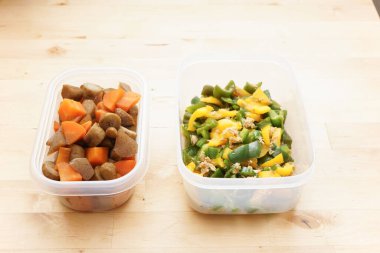 Yemek kutuları, yakın görüş.