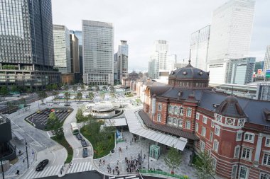 Güzel, modern Tokyo İstasyonu.