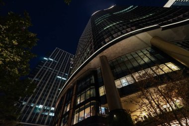 Güzel, modern Tokyo İstasyonu.