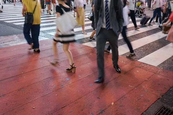 Personnes Marchant Sur Passage Piétonnier — Photo