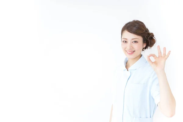 Uniformierte Junge Asiatische Krankenschwester — Stockfoto