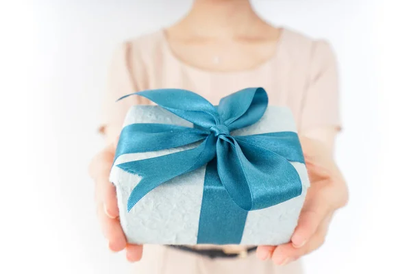 Woman Holding Gift Box Blue Ribbon — Stock Photo, Image