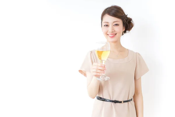 Jong Mooi Vrouw Drinken Champagne Uit Glas Geïsoleerd Witte Achtergrond — Stockfoto