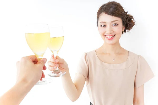Vrouwen Klinkende Champagne Bril Geïsoleerd Witte Achtergrond — Stockfoto