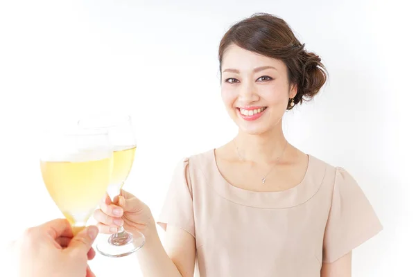 Vrouwen Klinkende Champagne Bril Geïsoleerd Witte Achtergrond — Stockfoto