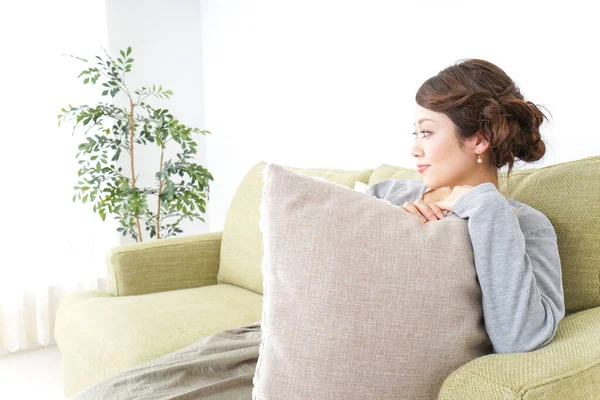 Single Woman Relaxed Home Sofa — Stock Photo, Image