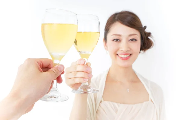 Donne Clinking Con Occhiali Vino Isolati Sfondo Bianco — Foto Stock