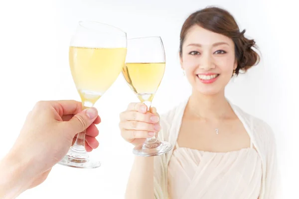 Donne Clinking Con Occhiali Vino Isolati Sfondo Bianco — Foto Stock