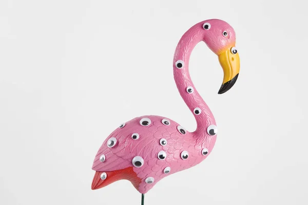 Freak pembe plastik flamingo — Stok fotoğraf