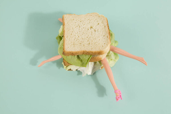 Sandwich doll