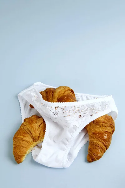 Cuecas e croissant — Fotografia de Stock