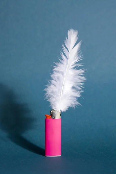 Feather lighter — Stock Photo, Image