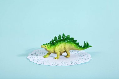 Doily stegosaurus