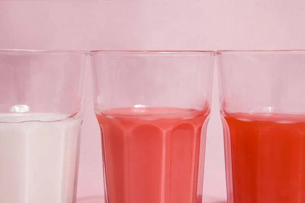 Růžové brýle z koktejlového skla — Stock fotografie