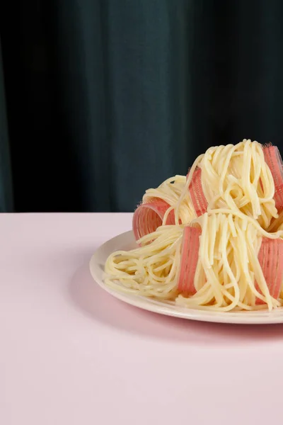 Rideau et spaghettis bigoudis — Photo