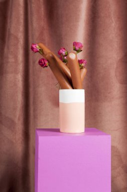 renkli küpler ve sosis buket çiçek