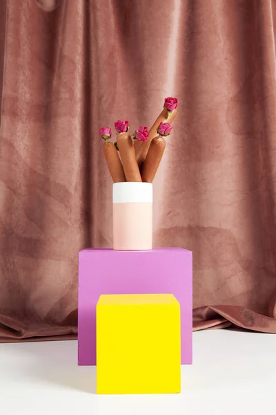色付きキューブとソーセージブーケ花 — ストック写真