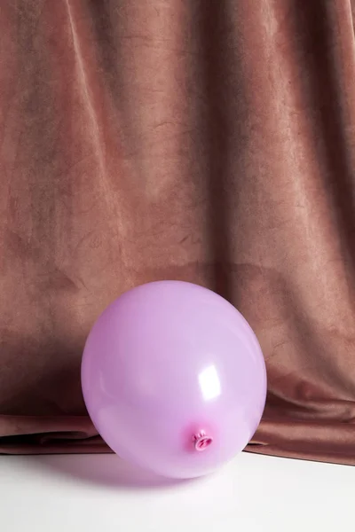 Colorido de veludo balão rosa — Fotografia de Stock