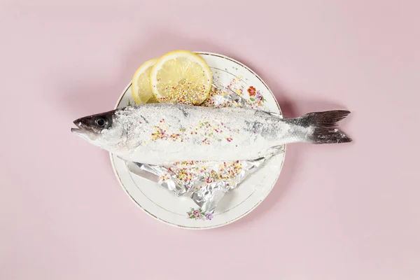 Polvilha meuniere peixe flor prato rosa — Fotografia de Stock