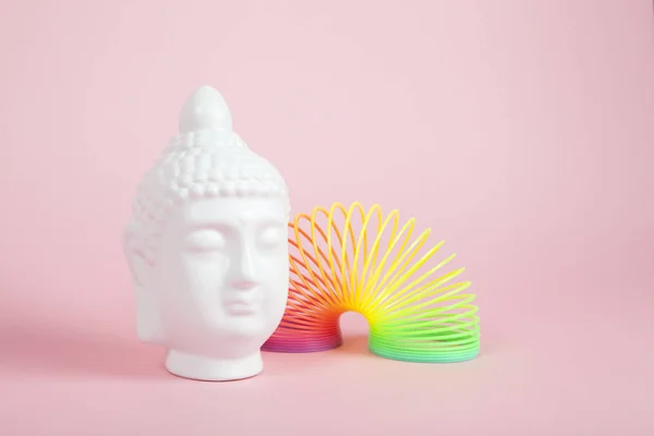 Weißer Buddha-Regenbogen und rosa — Stockfoto